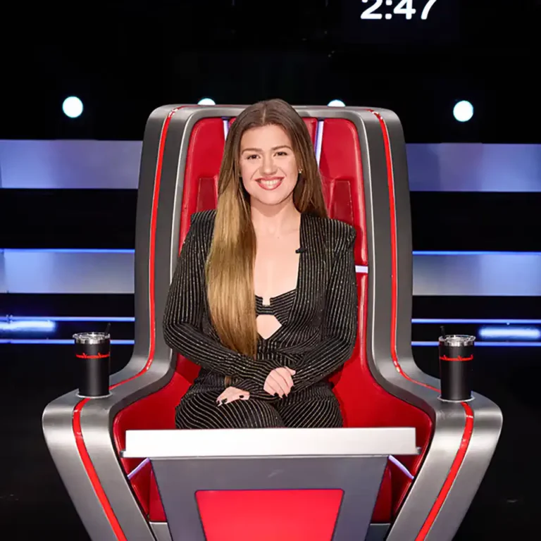 Kelly Clarkson returns to The Voice for season 30