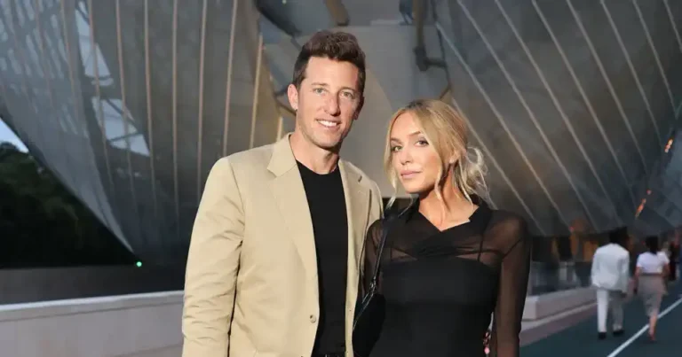 Alex Cooper announces pregnancy with husband Matt Kaplan